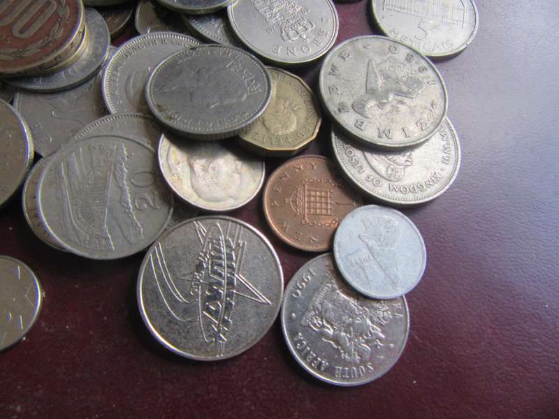 GOOD START FOR THE BEGINNER - 95 WORLD COINS, INCL. RSA COINS - AS PER SCAN - LOT 32