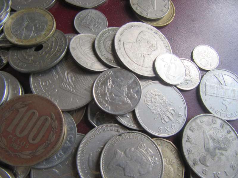 GOOD START FOR THE BEGINNER - 95 WORLD COINS, INCL. RSA COINS - AS PER SCAN - LOT 32