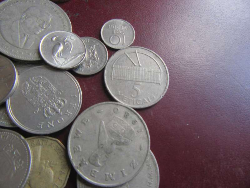 GOOD START FOR THE BEGINNER - 95 WORLD COINS, INCL. RSA COINS - AS PER SCAN - LOT 32