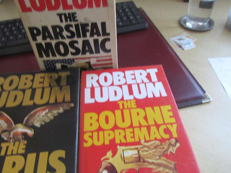 ROBERT LUDLUM SELECTION - 3 VARIOUS - AS PER SCAN -BID PER ITEM - LD