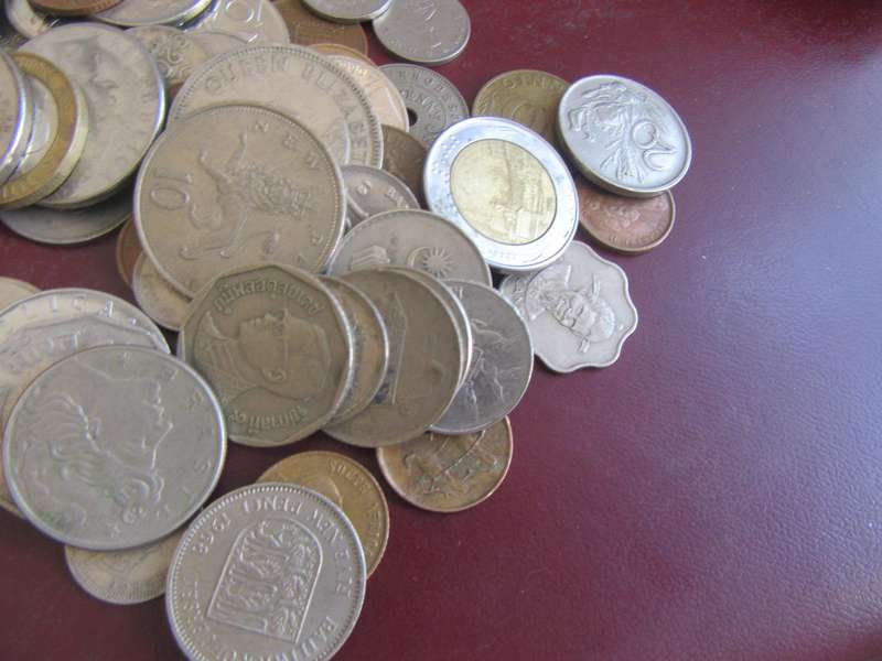 GOOD START FOR THE BEGINNER - 120 WORLD COINS INCL. RSA COINS - AS PER SCAN - BID PER COIN - LOT8