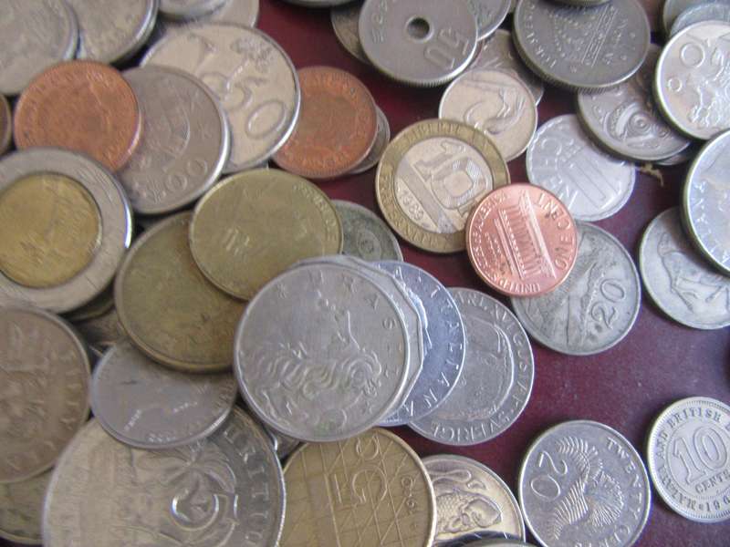 GOOD START FOR THE BEGINNER - 120 WORLD COINS INCL. RSA COINS - AS PER SCAN - BID PER COIN - LOT8