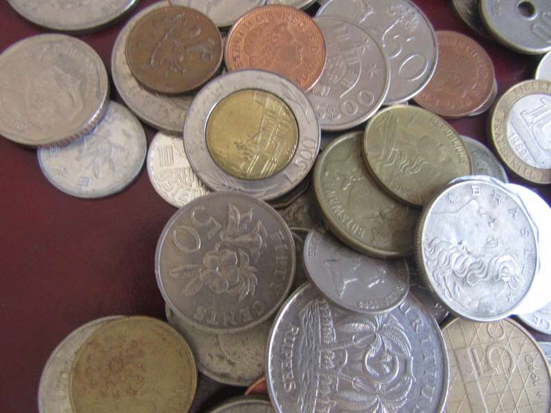 GOOD START FOR THE BEGINNER - 120 WORLD COINS INCL. RSA COINS - AS PER SCAN - BID PER COIN - LOT8