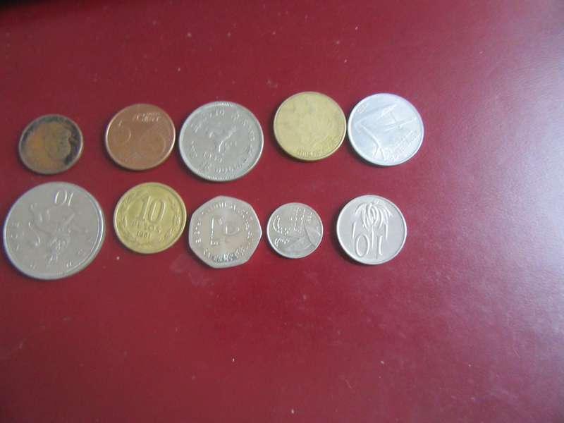 GOOD START FOR THE BEGINNER - 10 INTERNATIONAL COINS - AS PER SCAN - CO4