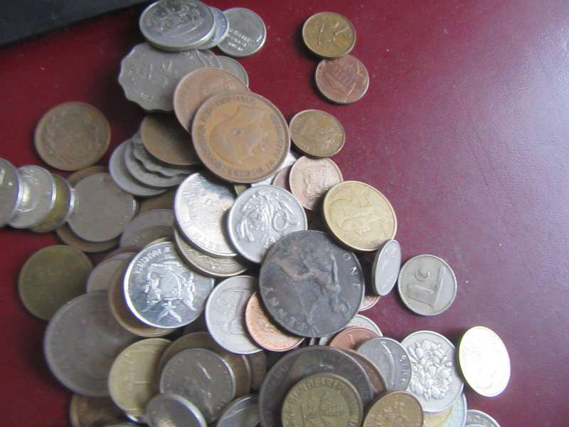 GOOD START FOR THE BEGINNER 150 WORLD COINS INCL. RSACOINS - AS PER SCAN - LOT44