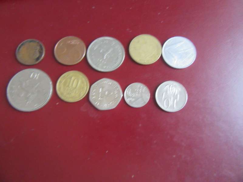 GOOD START FOR THE BEGINNER - 10 INTERNATIONAL COINS - AS PER SCAN - CO4