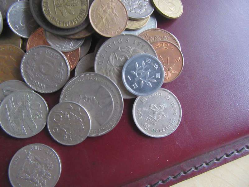 GOOD START FOR THE BEGINNER 150 WORLD COINS INCL. RSACOINS - AS PER SCAN - LOT44