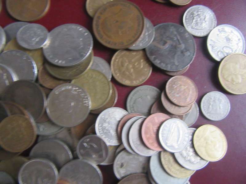 GOOD START FOR THE BEGINNER 150 WORLD COINS INCL. RSACOINS - AS PER SCAN - LOT44