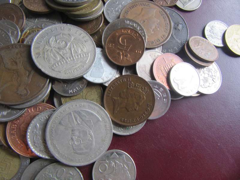 GOOD START FOR THE BEGINNER 150 WORLD COINS INCL. RSACOINS - AS PER SCAN - LOT44