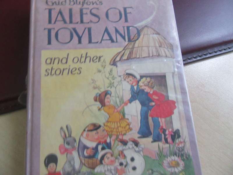 ENID BLYTON - TALES OF TOYLAND - MD