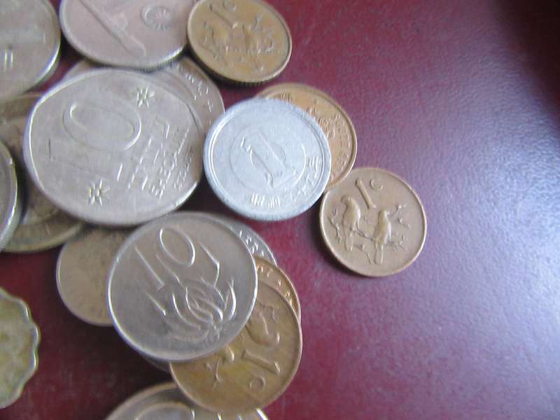 GOOD START FOR THE BEGINNER - 50 WORLD COINS INCL. RSA COINS - AS PER SCAN - LOT26