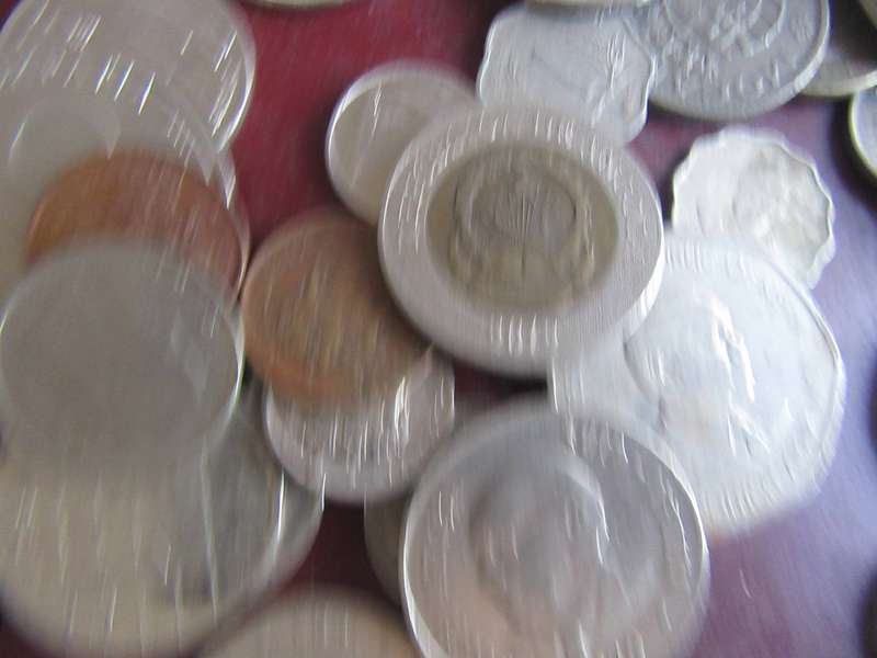 GOOD START FOR THE BEGINNER - 50 WORLD COINS INCL. RSA COINS - AS PER SCAN - LOT26