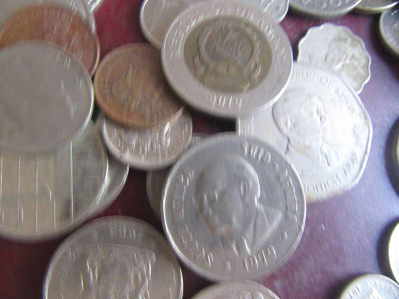 GOOD START FOR THE BEGINNER - 50 WORLD COINS INCL. RSA COINS - AS PER SCAN - LOT26