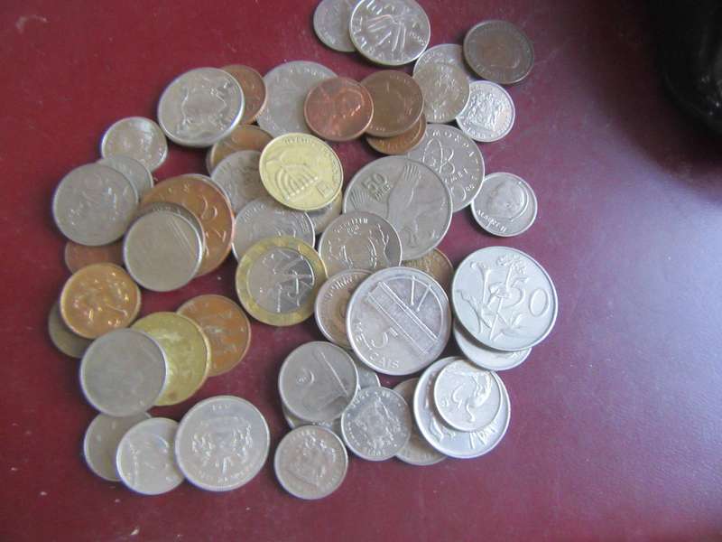 GOOD START FOR THE BEGINNER - 50 QORLD COINS INCL. RSA COINS - AS PER SCAN - LOT34