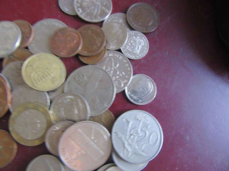 GOOD START FOR THE BEGINNER - 50 QORLD COINS INCL. RSA COINS - AS PER SCAN - LOT34