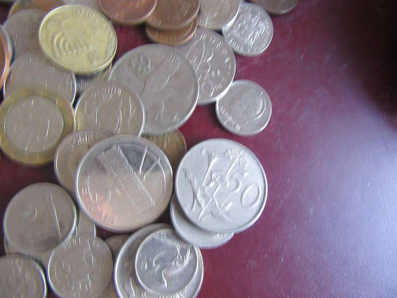 GOOD START FOR THE BEGINNER - 50 QORLD COINS INCL. RSA COINS - AS PER SCAN - LOT34