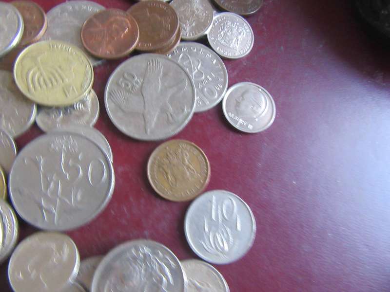 GOOD START FOR THE BEGINNER - 50 QORLD COINS INCL. RSA COINS - AS PER SCAN - LOT34