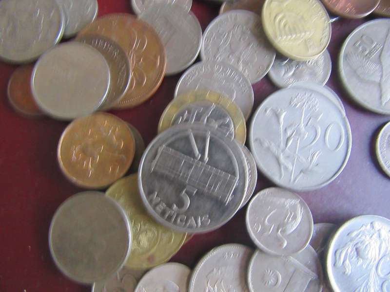 GOOD START FOR THE BEGINNER - 50 QORLD COINS INCL. RSA COINS - AS PER SCAN - LOT34