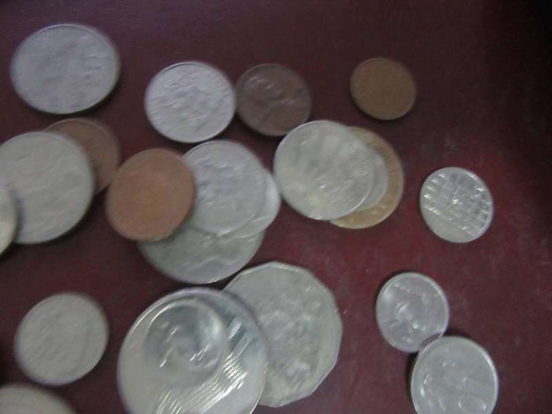 GOOD START FOR THE BEGINNER - 50 WORLD COINS INCL.RSA COINS - AS PER SCAN - LOT27B