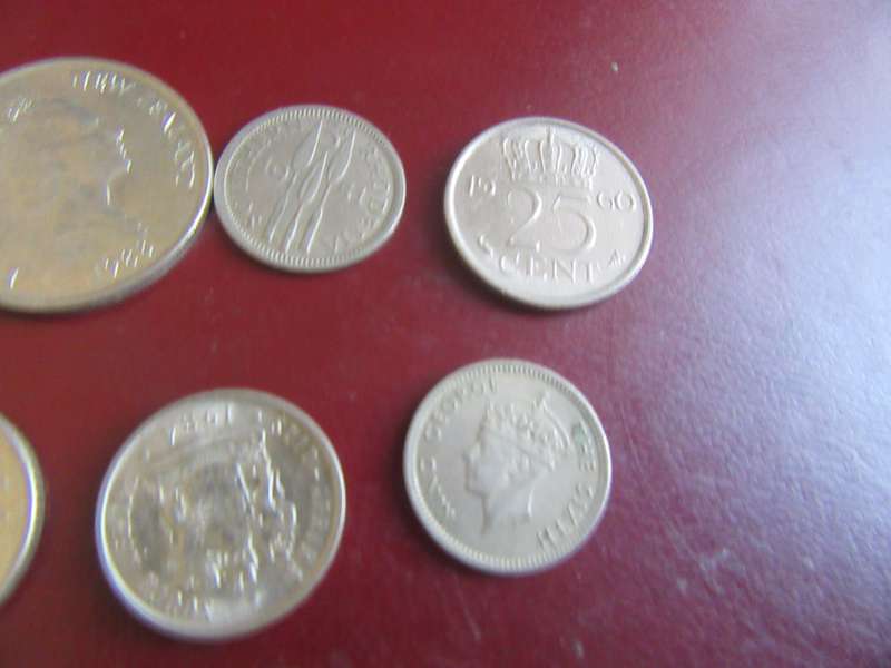 GOOD START FO THE BEGINNER - 10INTERNAIONAL COINS - AS PER SCAN - CO48