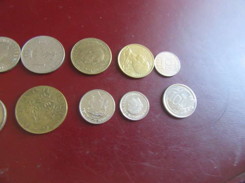 GOOD START FOR THE BEGINNER - 10INTERNATIONAL COINS - AS PER SCAN - CO46
