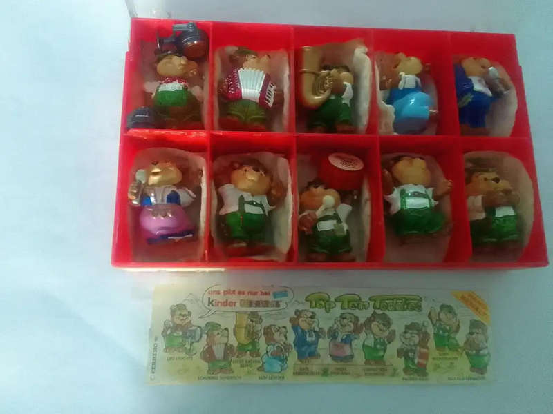 FERRERO KINDER SURPRISE TOP TEN TEDDIES OKTOBERFEST SET OF 12 FIGURINES,AS NEW