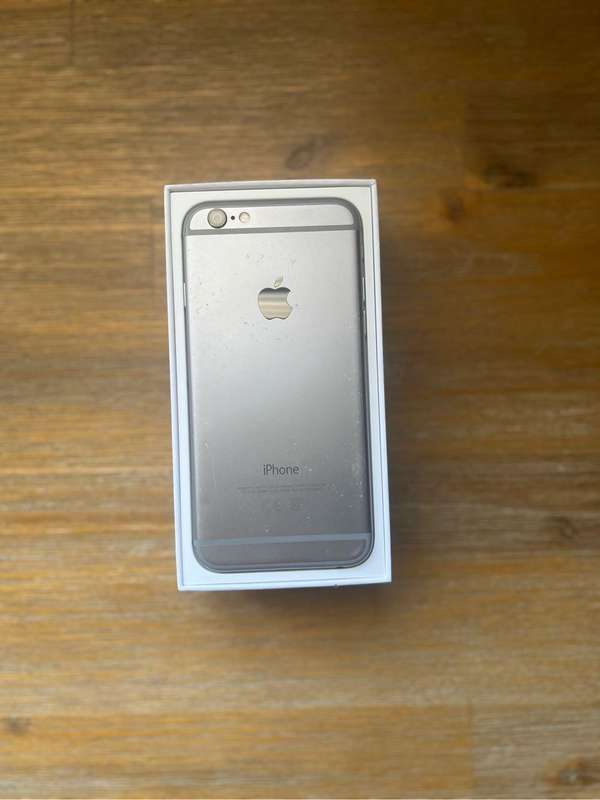 Apple iPhone 6 - 32GB - Space Gray