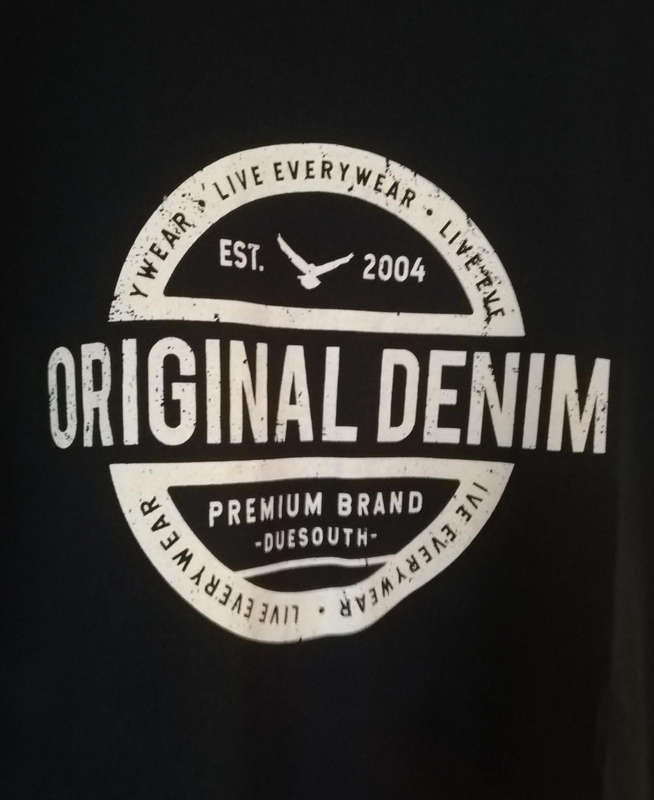 Original Denim Live Everywhere T-Shirt. Premium Brand Due South. Navy XS-Size.