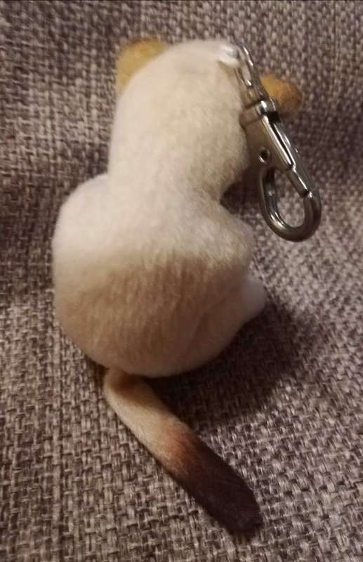 Ming the Beautiful Siamese Cat. Rare Keyholder! 9cm.