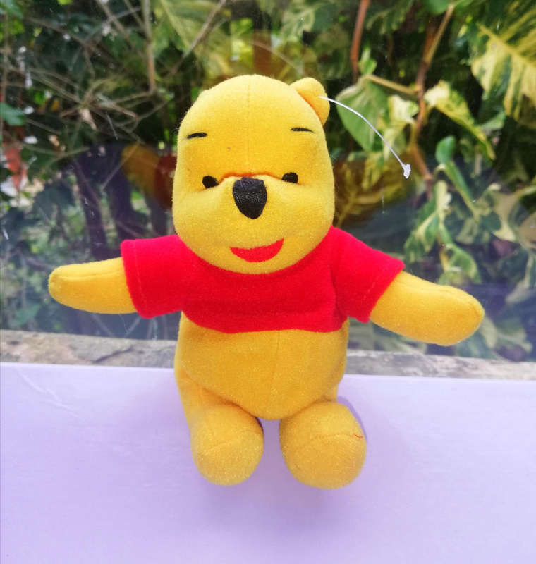 Small Winnie the POOH. 15cm.