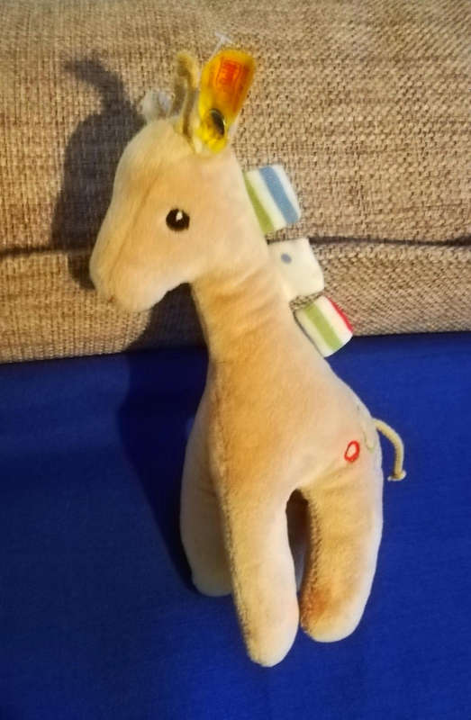 A Collectable Steiff Giraffe. Plush Baby Toy. 22cm.