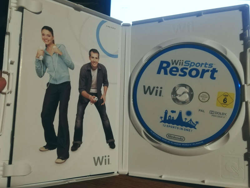 Nintendo Wii. Sports Resort (Normal DVD Case) Video Game. 12 Sports in One!