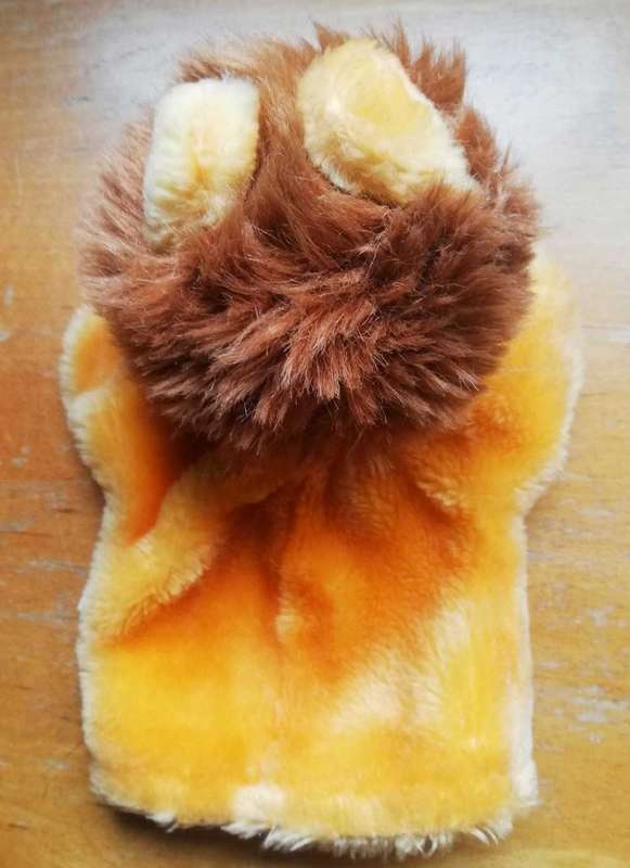 Lucky the Lion. A cute Hand Puppet. 25cm.