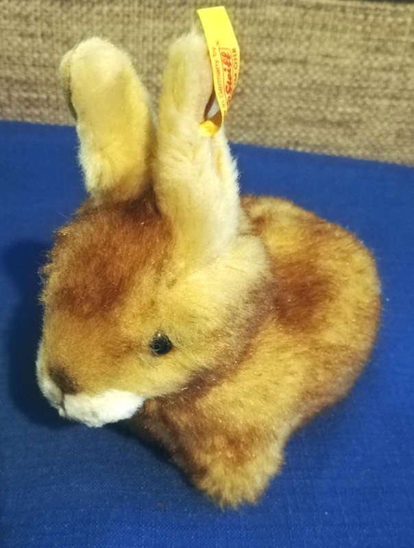 A Collectable Steiff Rabbit Called Hoppel. Plush Toy made with Soft woven Fur. 15cm.