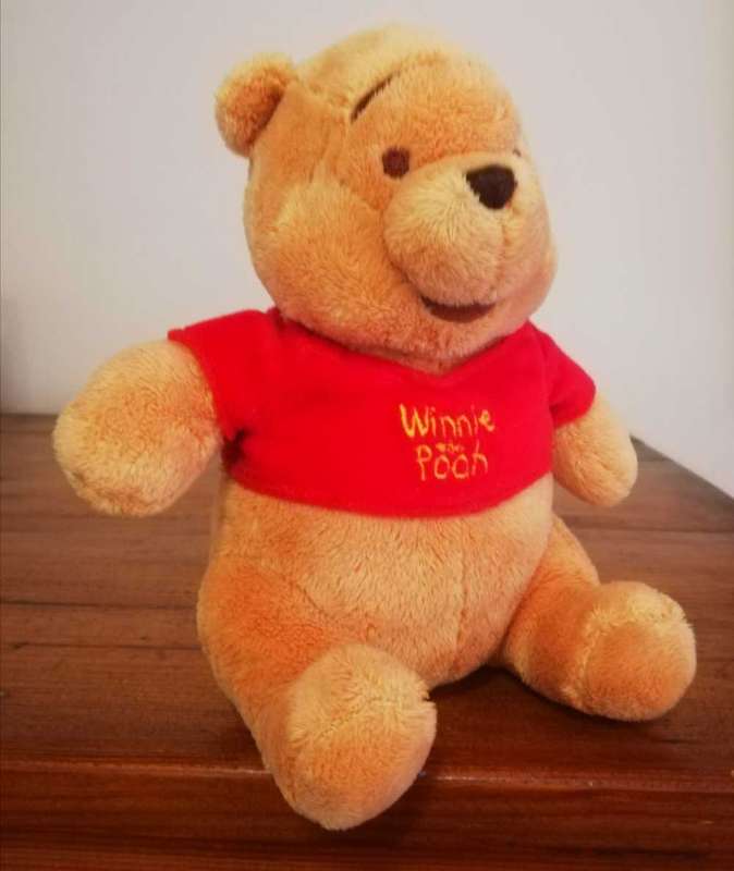 Disney`s Winnie the Pooh. plush soft toy.  19cm.