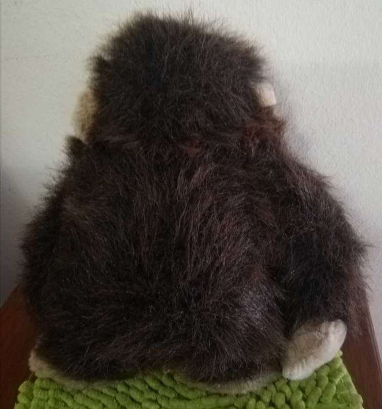 Gizmo the Gorilla. Cute, plush soft toy. 28cm.