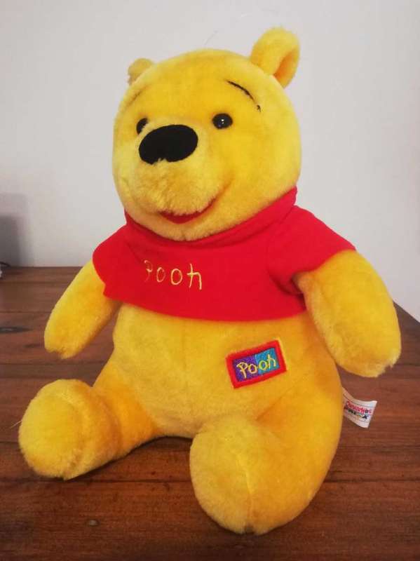 Winnie the Pooh. Beautiful, plush Prima soft toy. 27cm.
