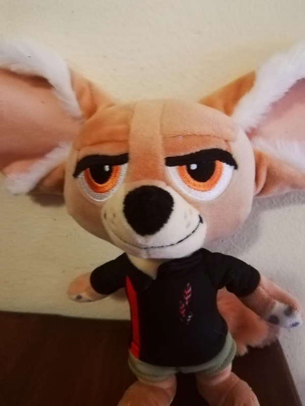 Disney's Zootropolis Finnick Fox Plush Toy. 20cm.