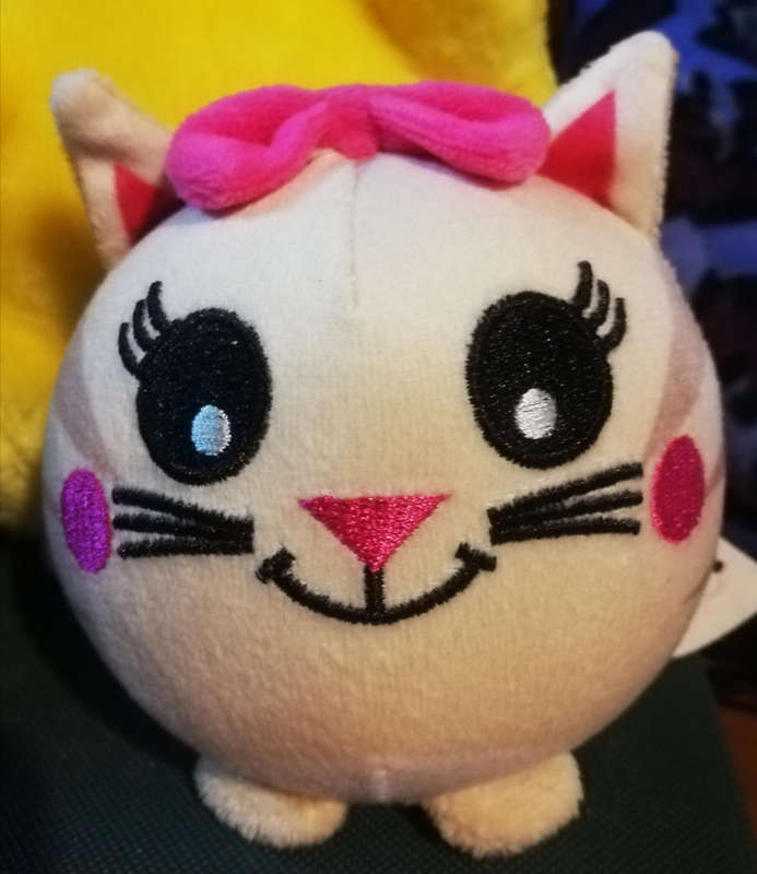 Cutie the Cat. Squishie stress ball. Memory foam plushie. 10cm.