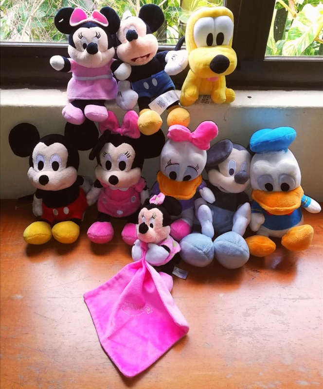 9x Disney plush Mickey's and Minnies, a Donald and a Pluto too! A Happy Family at a Great Price!