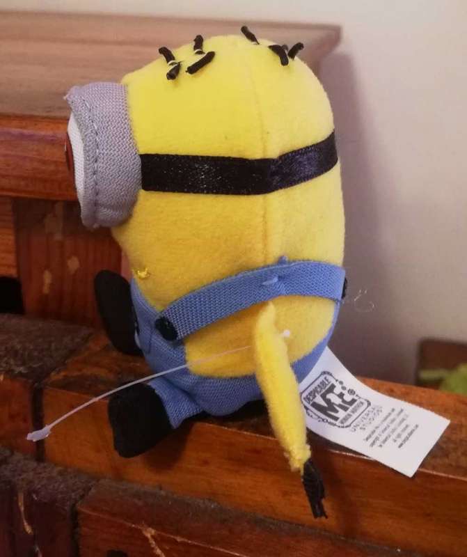 Despicable Me.  Small Pocket Size Minion. Plush Buddy!  9cm.