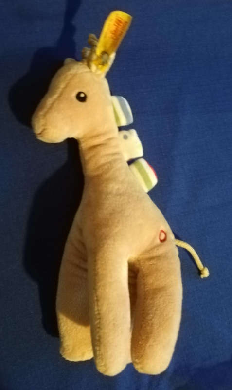 A Collectable Steiff Giraffe. Plush Baby Toy. 22cm.