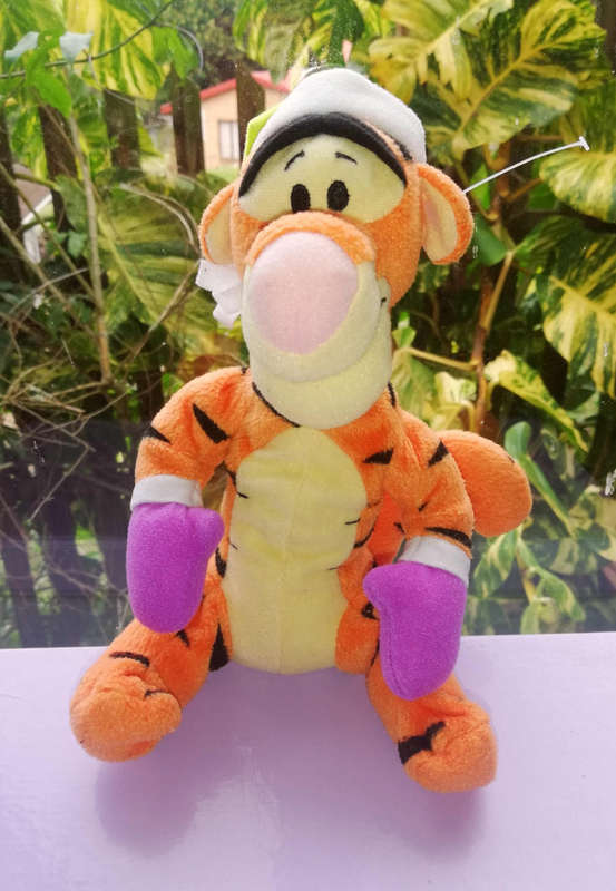 Disney's Tigger with Funky Hat and Purple Mittens! 17cm. Cheap price!
