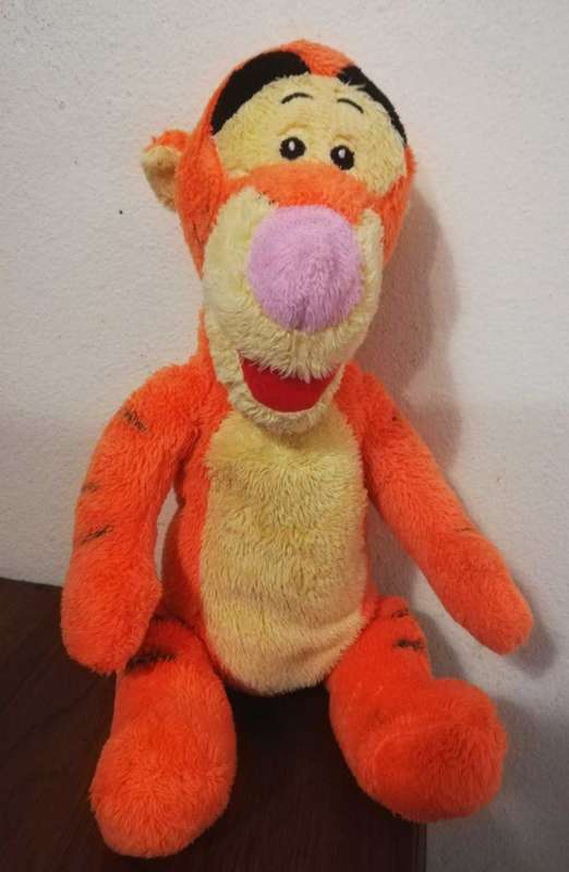 Baby's Plush Tigger. Stuffed Animal toy by Disney! 22cm.