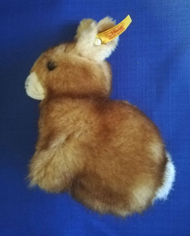 A Collectable Steiff Rabbit Called Hoppel. Plush Toy made with Soft woven Fur. 15cm.
