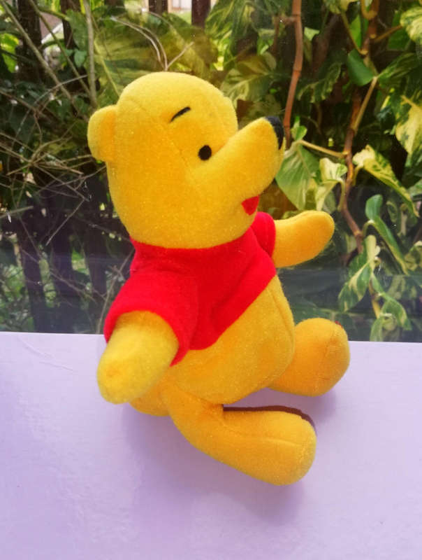 Small Winnie the POOH. 15cm.