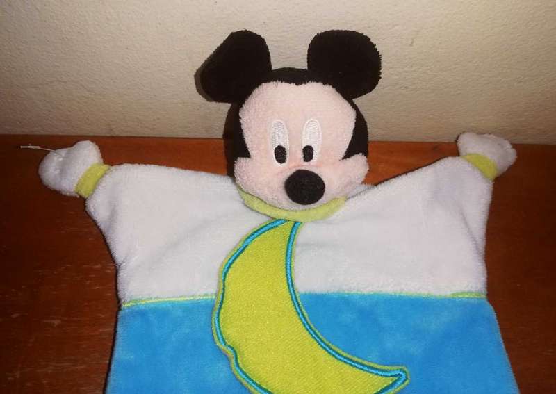 Disney's Mickey Mouse. Plush Baby Comfort/Toy Blanket. 20cm.