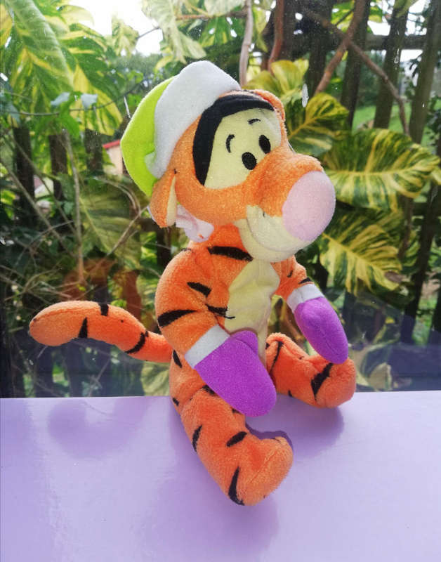 Disney's Tigger with Funky Hat and Purple Mittens! 17cm. Cheap price!