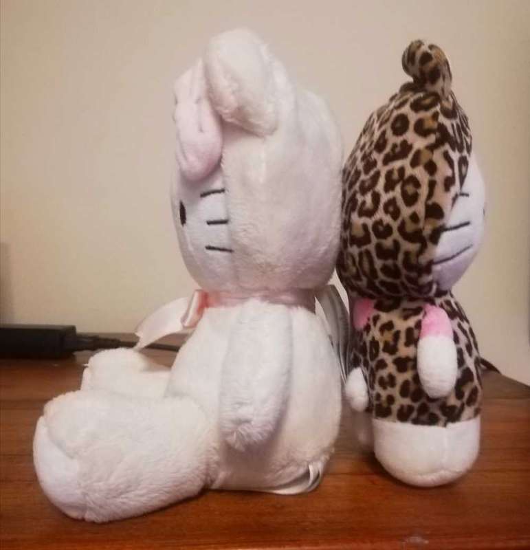 2x Hello Kitties with Leopard & Bear Hoodies!  Super Plush Sanrio Plush Toys!  18cm.