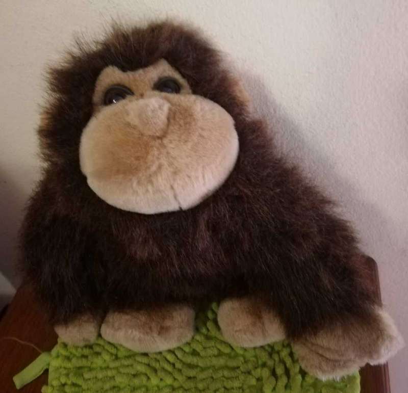 Gizmo the Gorilla. Cute, plush soft toy. 28cm.